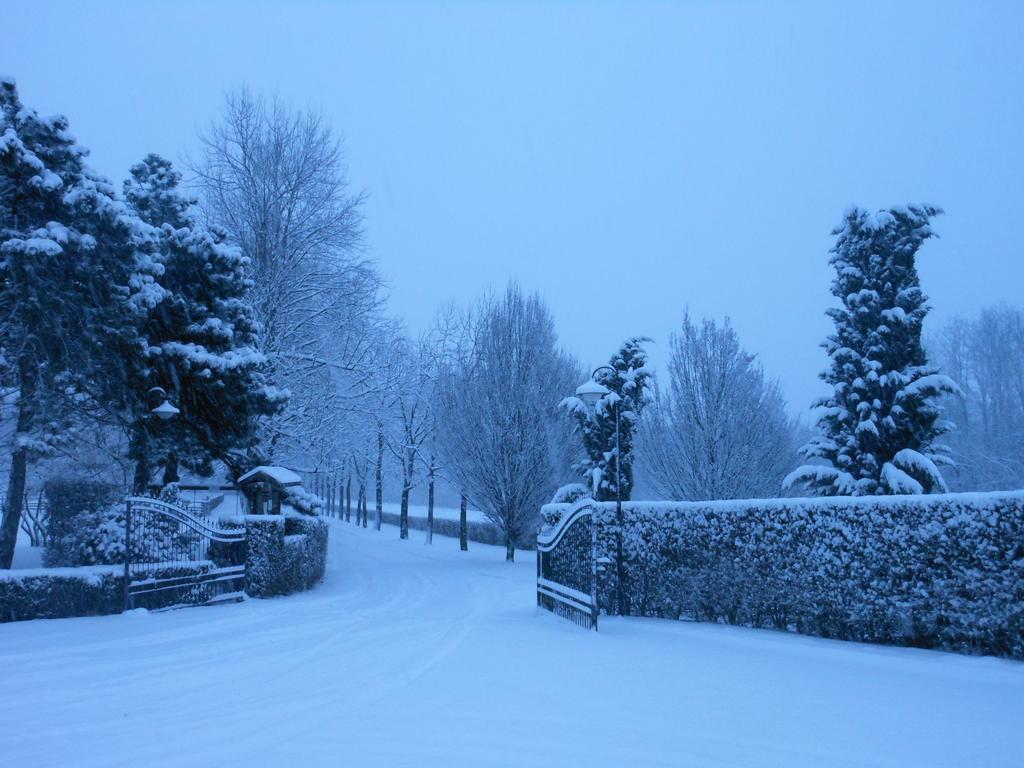 Agriturismo Cassinazza Orsenigo ภายนอก รูปภาพ