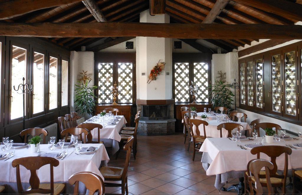 Agriturismo Cassinazza Orsenigo ภายนอก รูปภาพ