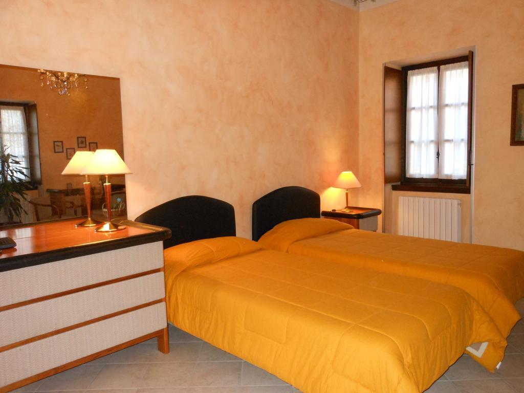 Agriturismo Cassinazza Orsenigo ภายนอก รูปภาพ