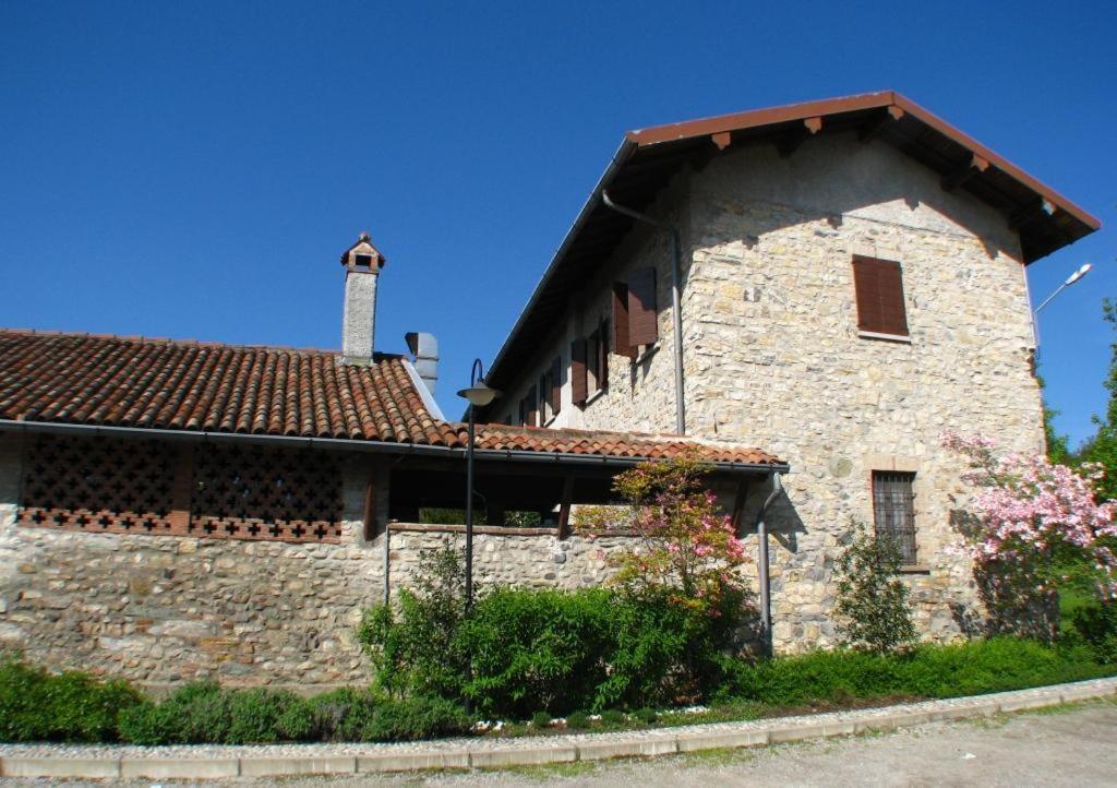 Agriturismo Cassinazza Orsenigo ภายนอก รูปภาพ