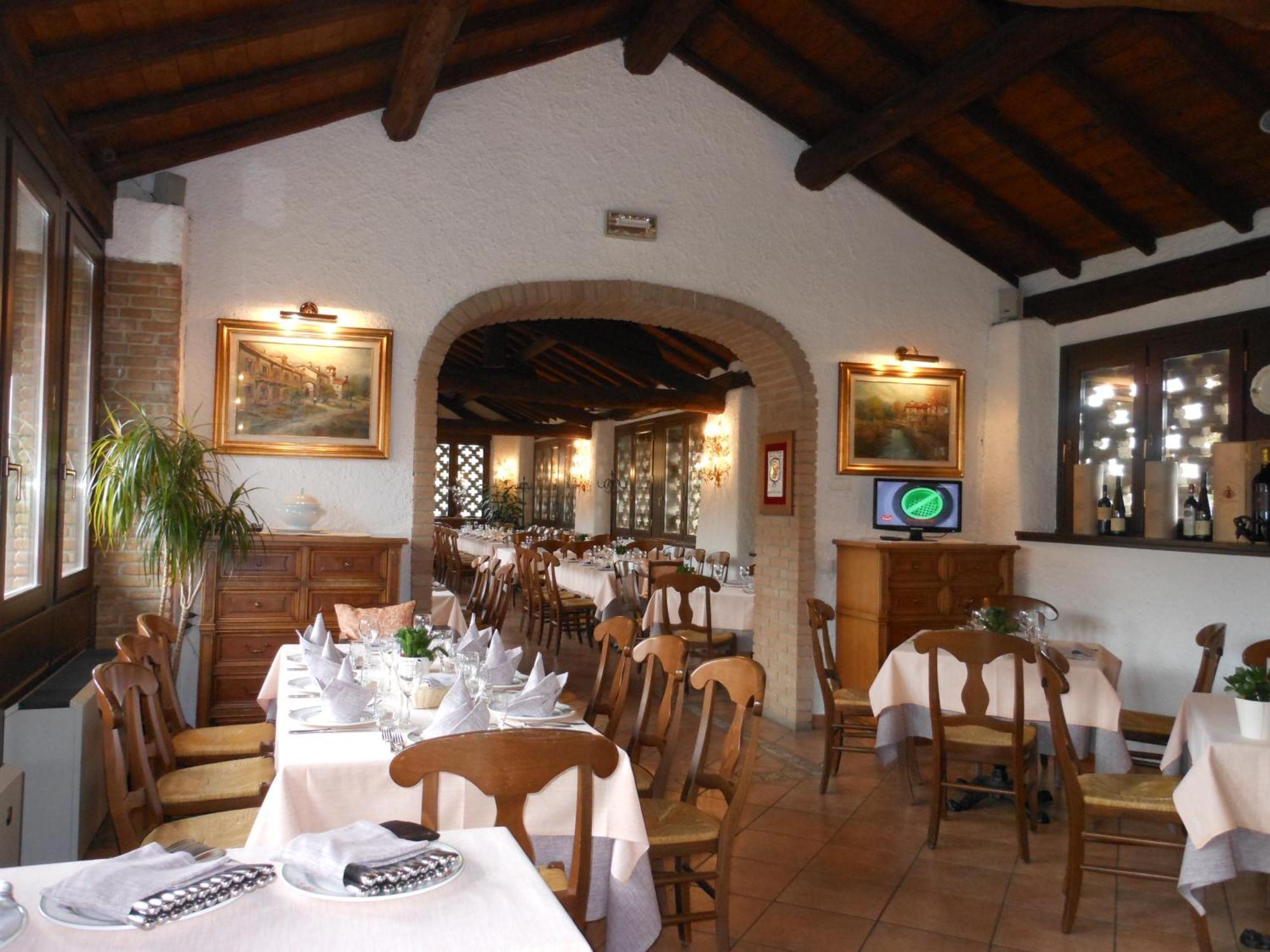 Agriturismo Cassinazza Orsenigo ภายนอก รูปภาพ