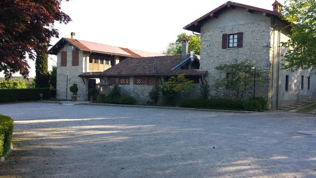 Agriturismo Cassinazza Orsenigo ภายนอก รูปภาพ