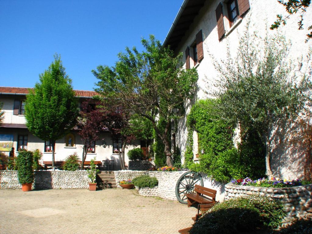 Agriturismo Cassinazza Orsenigo ภายนอก รูปภาพ